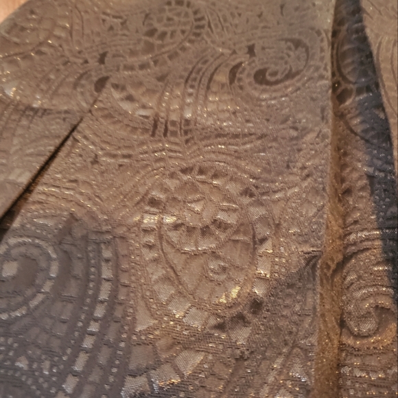 BNWT Banana Republic Black Embossed Skirt - Picture 3 of 4